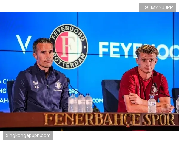 范佩西与伊布在射门效率上形成分散驱动趋势