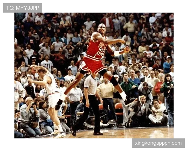 乔丹背身单打主宰中距离，关键回合更胜詹姆斯