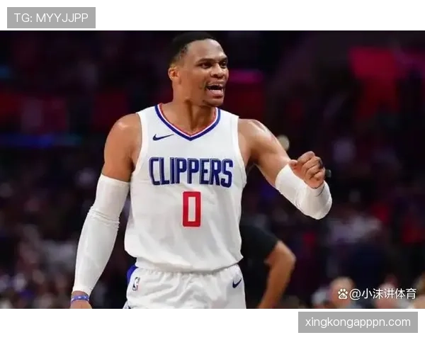 德隆挡拆助攻提升威少效率，三分威胁明显拉开防线